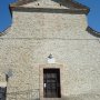 La facciata della chiesa di S. Martino, nella cittadina di Monte San Martino (MC)