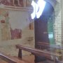 Interno della Chiesa Rurale di S.Maria a Pi d'Agello, tutta affrescata (la Chiesa era chiusa, le foto sono state fatte dai finestrini)