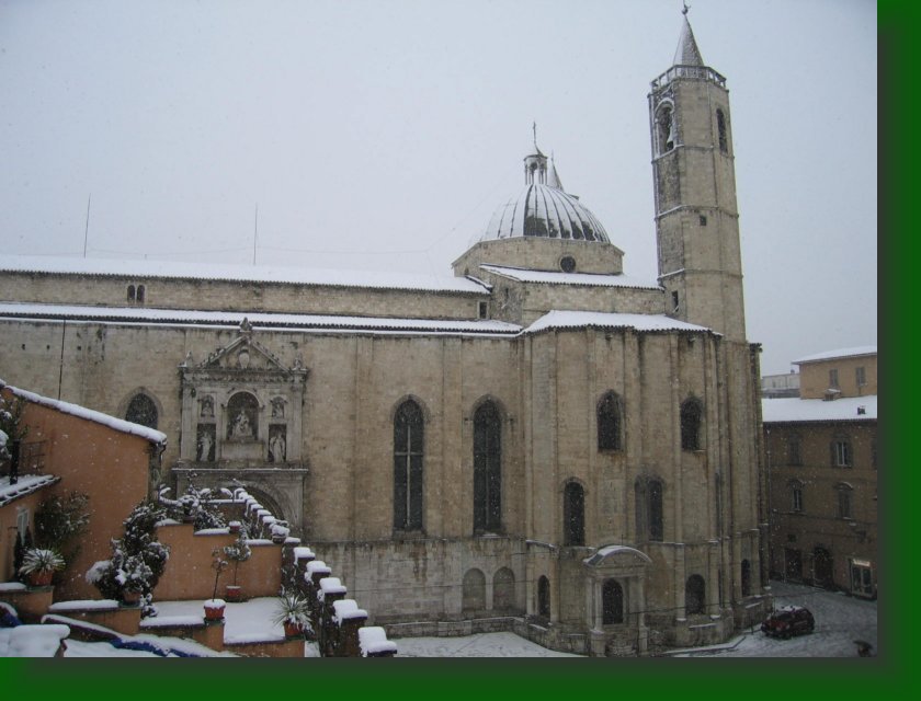 29 - Inverno 2005 - La chiesa di San Francesco sotto la neve.jpg