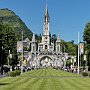 L'Esplanade, l'immenso sagrato davanti alla Basilica del Rosario e alla Basilica dell'Immacolata Concezione