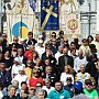 Ci ritroviamo tutti sul sagrato della Basilica del Rosario per la foto di gruppo