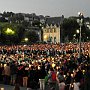 Processione aux Flambeaux (fiaccolata) : tutti i partecipanti sull'Esplanade