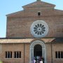 La facciata dell'Abbazia di S. Maria di Chiaravalle di Fiastra, dei monaci Circestensi